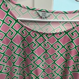 Crown & Ivy Pink and Green Geometric Top